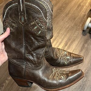 Tony Lama Brown Heeled Boots with Pointed Toe and Decorative Stitching